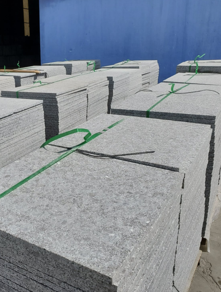Đá Granite lát nền màu trắng #1067 - GTBZSL 30x60x1,8 MS #1067 3