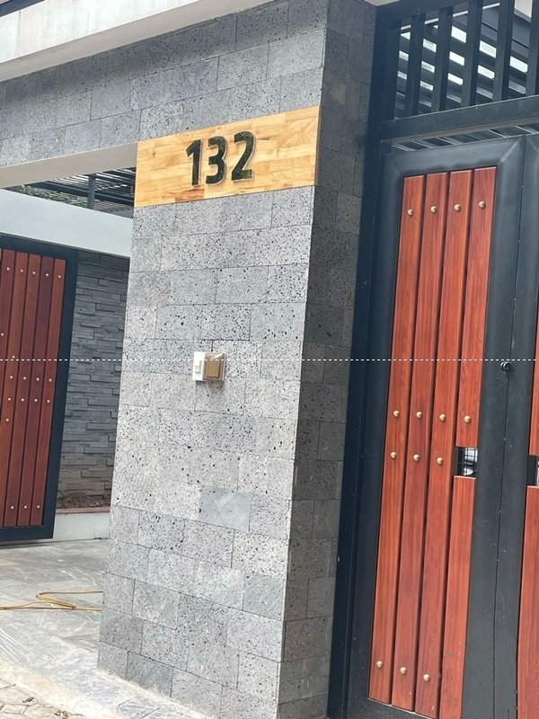 Ox ốp Cổng